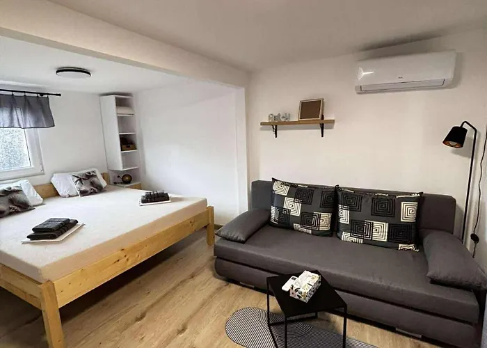 Moon Apartment Pakostane